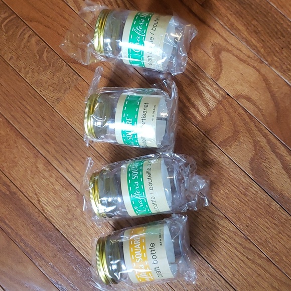 CRAFT JARS, CLEAR PLASTIC, DIY CRAFTS, LOT OF 4 - Picture 1 of 2